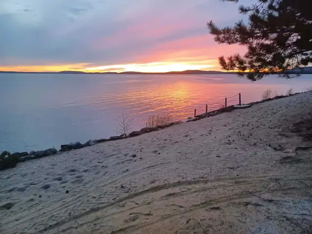 très belle roulotte a vendre a baie du diable