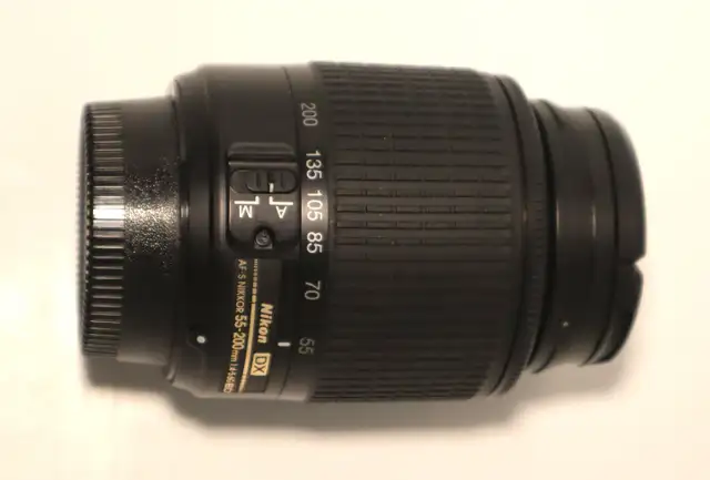 NIKON NIKKOR AF-S 55-200 - DX 4-5.6G ED - UV