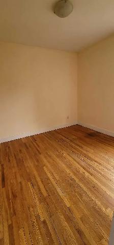 NICE, SPACIOUS 3 BED, 1 BATH WITH   YARD, LOCATED IN ALLENDALE - Photo 4