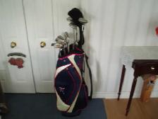 WOMEN'S R.H. GOLF CLUBS WITH TAYLORMADE DRIVER  AND  NEW BAG - Photo 2