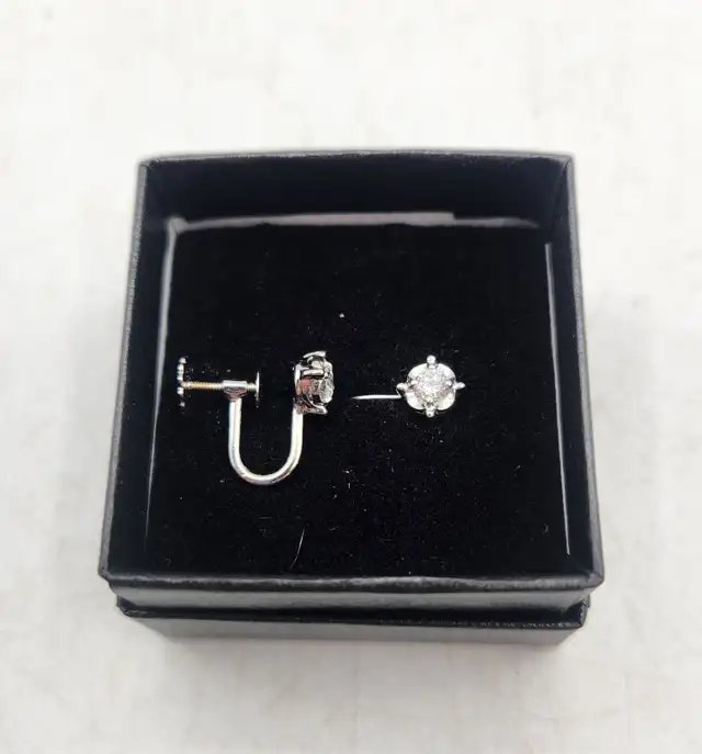 18k White Gold Screw Back Earrings with Diamonds