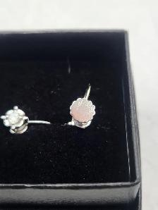 18k White Gold Screw Back Earrings with Diamonds - Photo 2