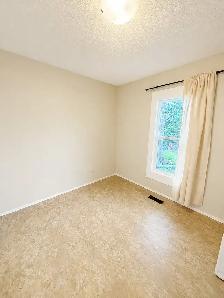 2BR MnFlr w/wlk-out patio/2fenced yards dogpen/PrivteEntry/PetOK - Photo 5