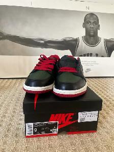 Air Jordan 1 Retro Low Og (Women’s) Sz 9….Gucci Colorway BNIB