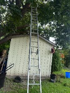 32’ aluminum featherlight extension ladder.