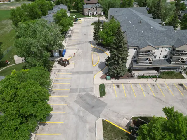 2 Bedroom Quiet Maples Community