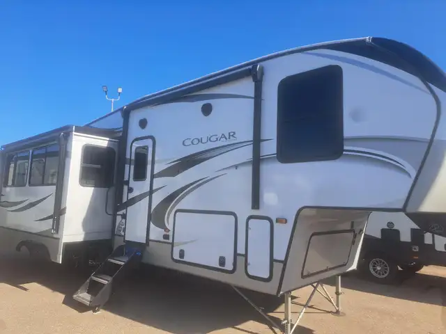 2021 COUGAR 30 RLS