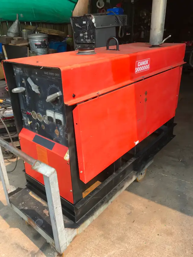 WELDER MILLER 400 GAS MINT