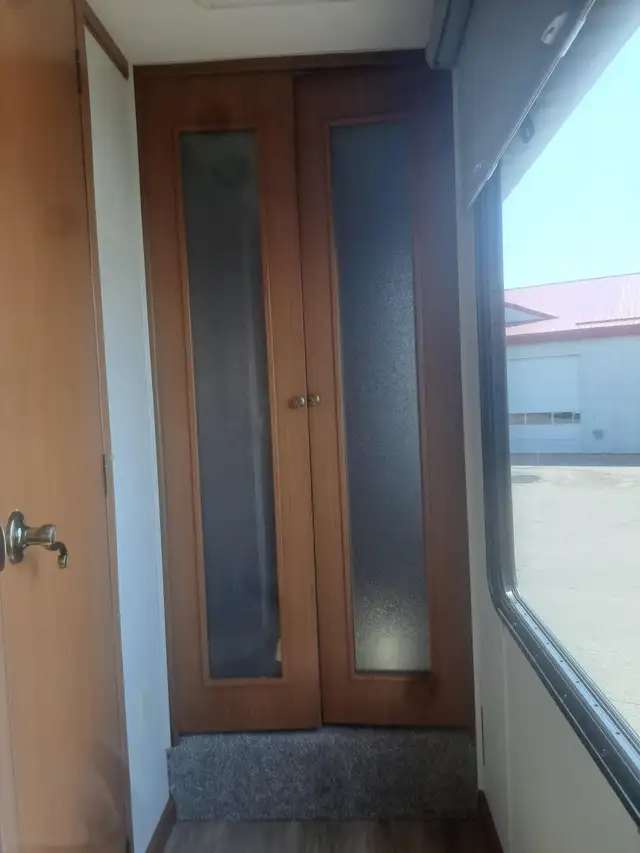 Premium Canadian-Built Luxury Fifth Wheel!