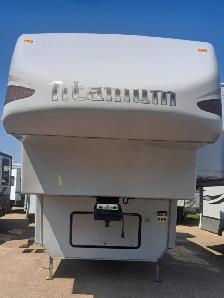 Premium Canadian-Built Luxury Fifth Wheel! - Photo 9