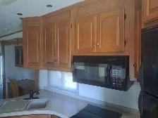 Premium Canadian-Built Luxury Fifth Wheel! - Photo 11