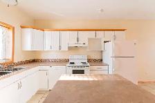 FULLY FURNISHED TOWNHOME - YORKTON - Photo 2