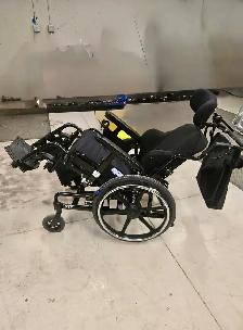 Tilted wheelchair - Photo 10