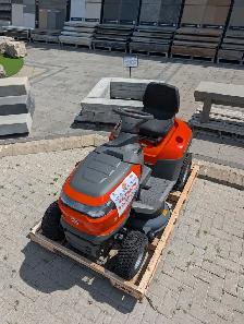 Husqvarna TS 112 38' Riding Lawn Mower - Photo 2