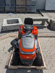 Husqvarna TS 112 38' Riding Lawn Mower - Photo 3