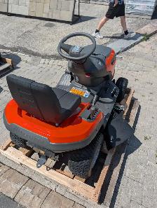 Husqvarna TS 112 38' Riding Lawn Mower - Photo 5