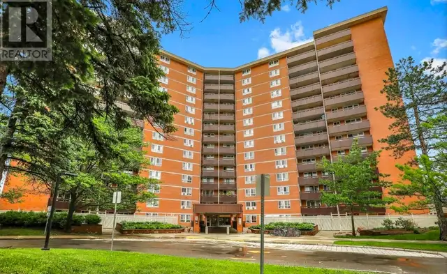 Beautifully renovated 2 bedrooms condo - all utilities included