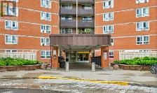 Beautifully renovated 2 bedrooms condo - all utilities included - Photo 3