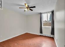 Beautifully renovated 2 bedrooms condo - all utilities included - Photo 14