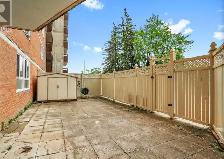 Beautifully renovated 2 bedrooms condo - all utilities included - Photo 19