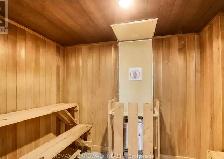 Beautifully renovated 2 bedrooms condo - all utilities included - Photo 21