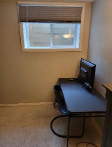 Furnished room by U of M by bus stop for Male Student - Photo 4