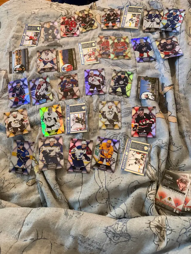 Aider moi svp, lots carte hockey et petit bijoux
