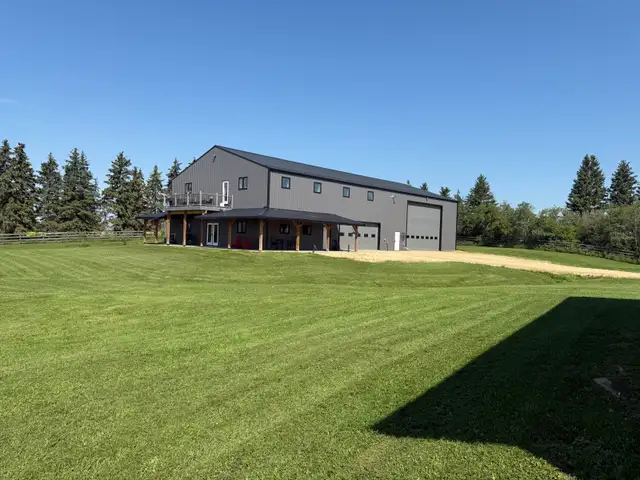 10 Acres 25 Minutes From Edmonton With 2 Houses