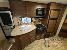 2015 Venture RV SportTrek 270VBH - Photo 11