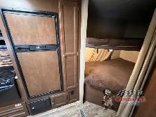 2015 Venture RV SportTrek 270VBH - Photo 13