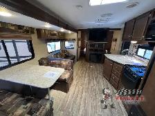 2015 Venture RV SportTrek 270VBH - Photo 15