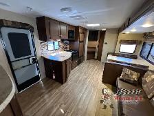 2015 Venture RV SportTrek 270VBH - Photo 18