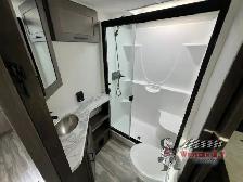 2022 Alliance RV Valor 40V13 - Photo 27