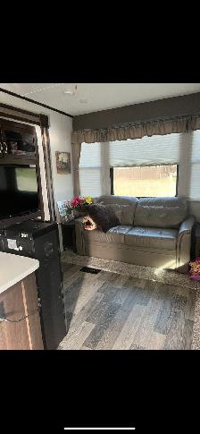 Destination trailer and private lot - Photo 6