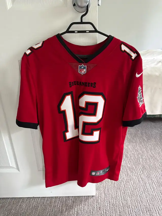 NFL Tampa Bay Buccaneers Tom Brady Jersey Size Medium