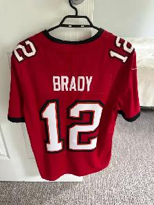 NFL Tampa Bay Buccaneers Tom Brady Jersey Size Medium - Photo 2