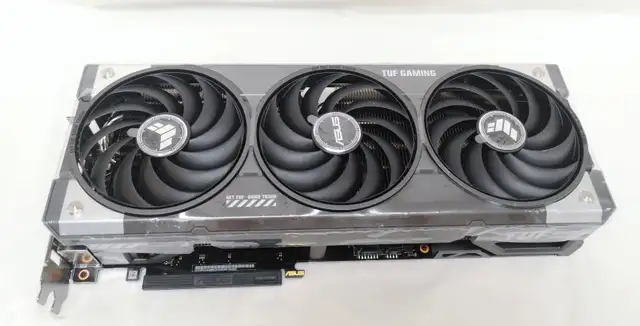 ASUS TUF Gaming GeForce RTX 5070 OC Edition (12GB GDDR7)