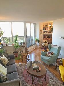 Spacious Corner 2 Bedroom Condo — 1,000 sq ft — $2,850/month - Photo 2
