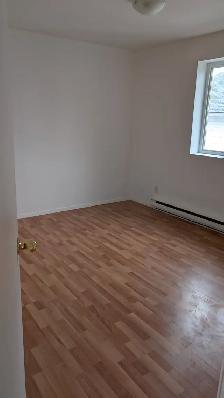 Beau 4 1/2 lumineux à louer immédiatement - Photo 6