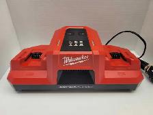 Milwaukee 48-59-1815 M18 Dual Port Super Charger