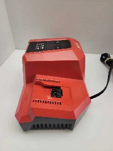 Milwaukee 48-59-1815 M18 Dual Port Super Charger - Photo 3