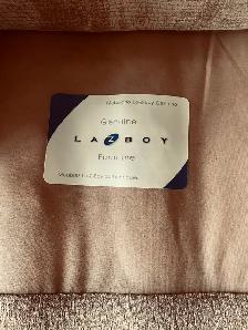 2  Lazyboy Chairs  100 dollars each - Photo 2