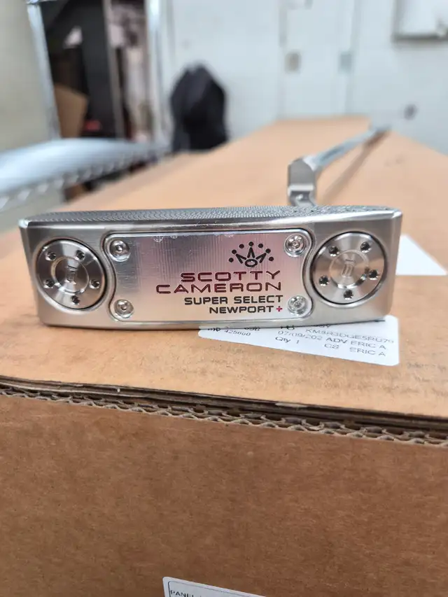 Brand New scotty cameron super select newport   for sale!!