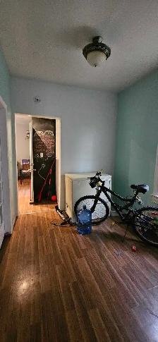 main floor room for rent 600 - Photo 3