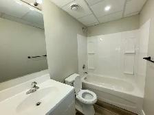 Penetanguishene: 1 Bed   Den, 1 Bath Units (659 sq ft) - Photo 12