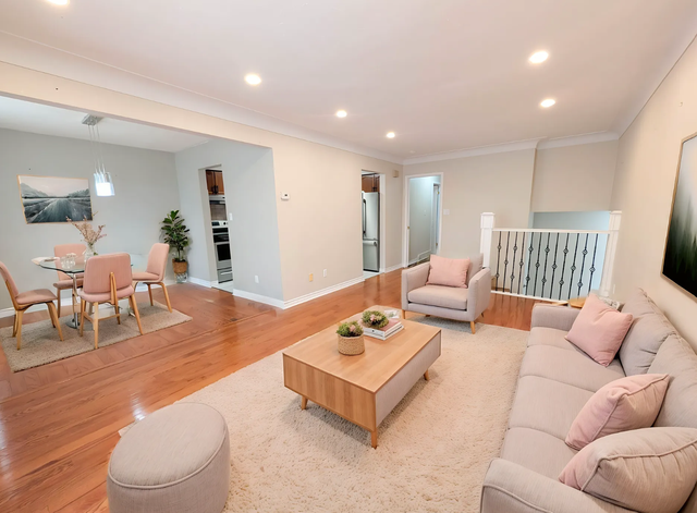5810 Vine St, Niagara Falls - All Inclusive 3 Bedroom Main