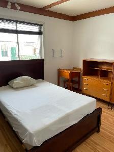 CHAMBRE A LOUER/ ROOM FOR RENT