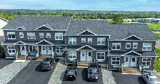 6-780 Hillcrest Dr Avail Oct 1, 3bed/3.5bath Townhouse Northside