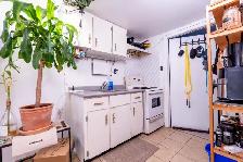 $1,150 Studio Bachelor Apartment, Bloor / Christie / Ossington - Photo 3