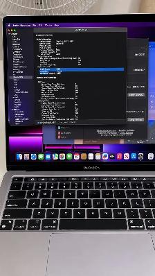 Macbook Pro 2022 M2 Chip 13 Inch - Photo 3